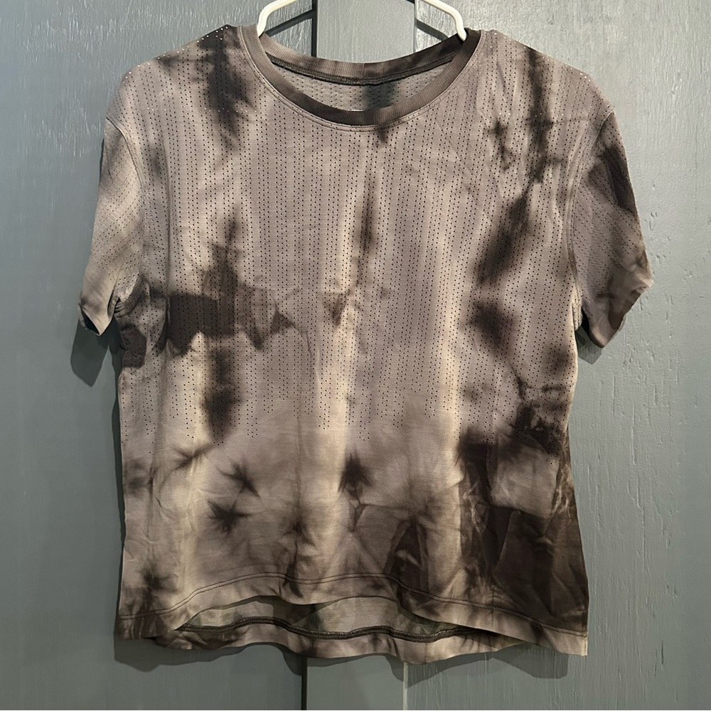 Lululemon Train To Be Short Sleeve Top - 8